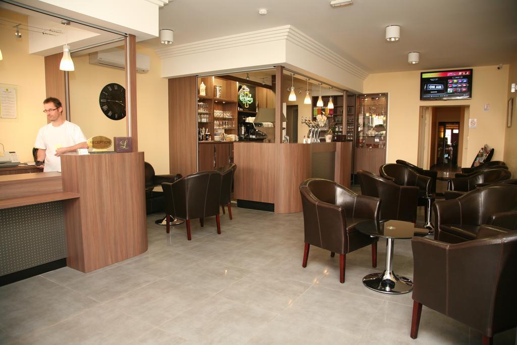 Logis Hotel- Restaurant La Renaissance Baccarat Bagian luar foto