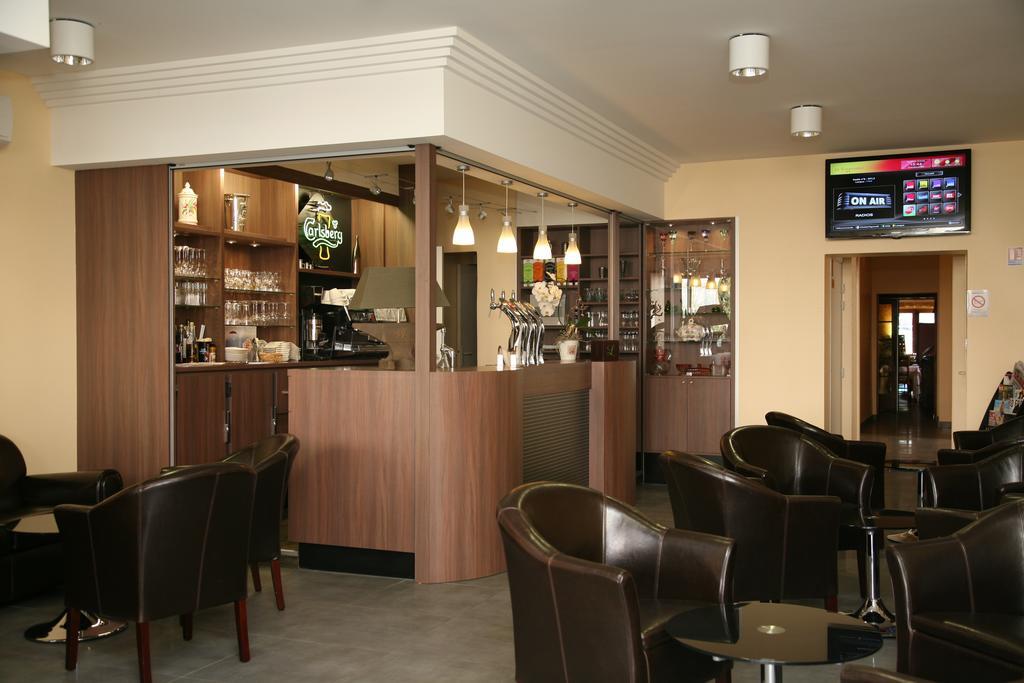 Logis Hotel- Restaurant La Renaissance Baccarat Bagian luar foto