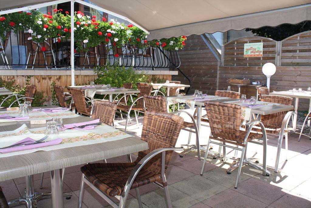 Logis Hotel- Restaurant La Renaissance Baccarat Bagian luar foto
